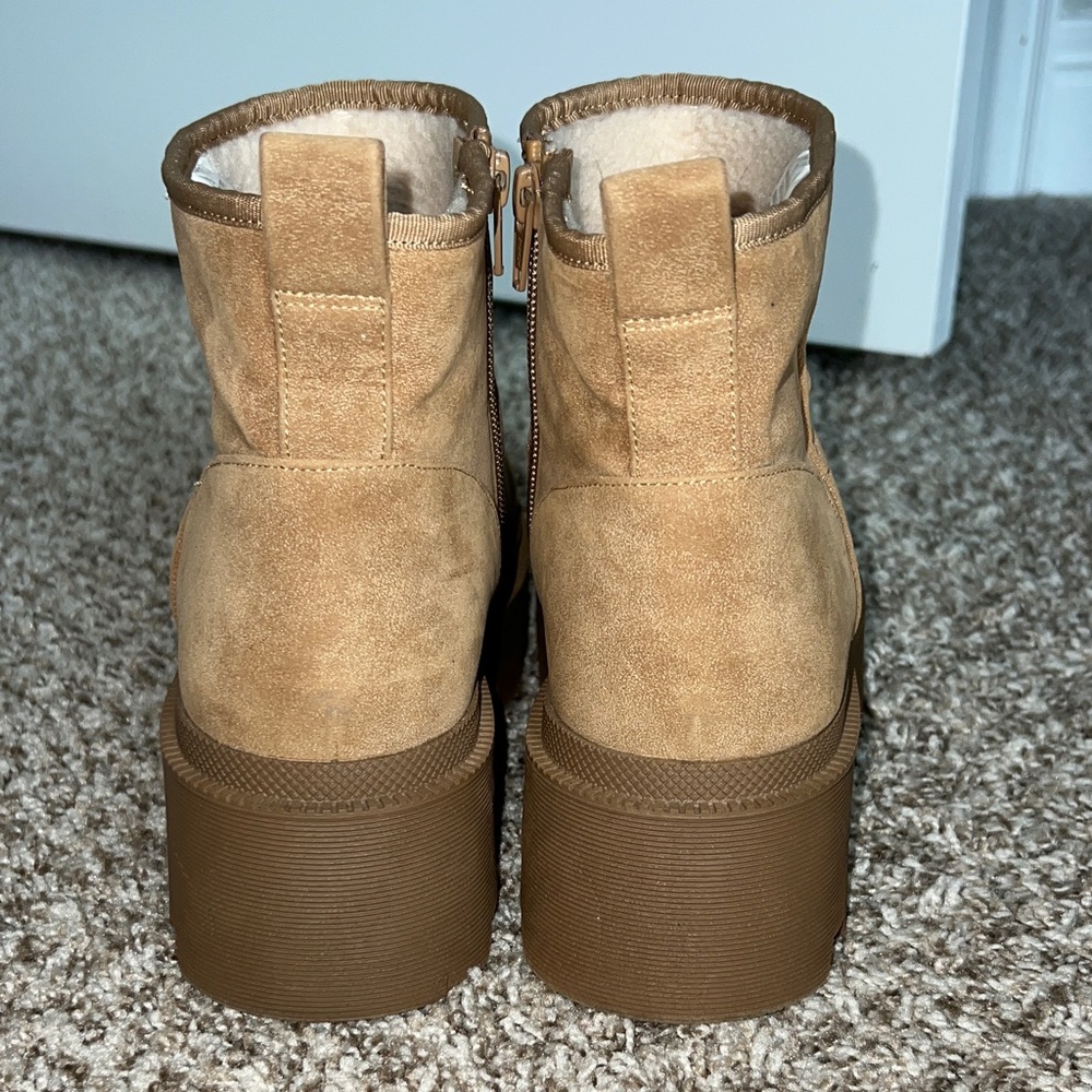 Universal Thread Wedge Tan Suede Boots with Sherpa lining Size 9 - Picture 5 of 9